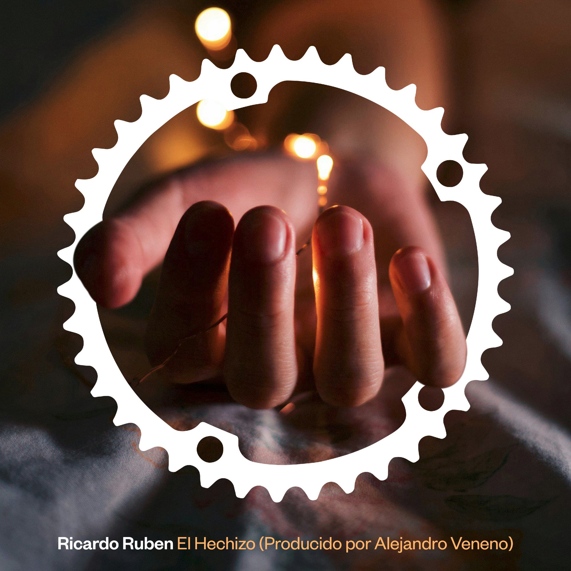 The cover for Ricardo Ruben - El Hechizo. It shows a beckoning hand reaching through cogs, the tici taci brand-mark.