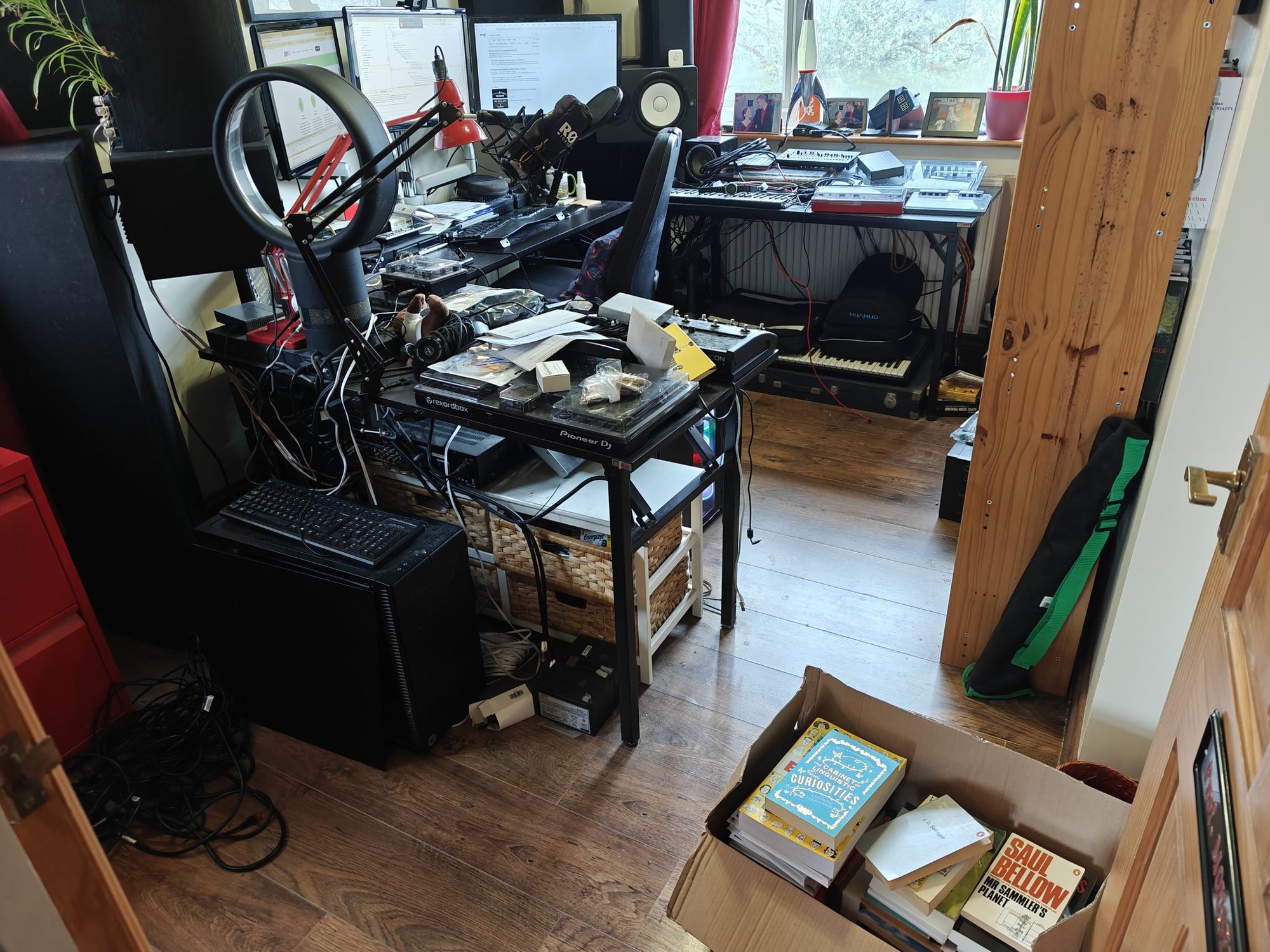 An office free of boxes of books!